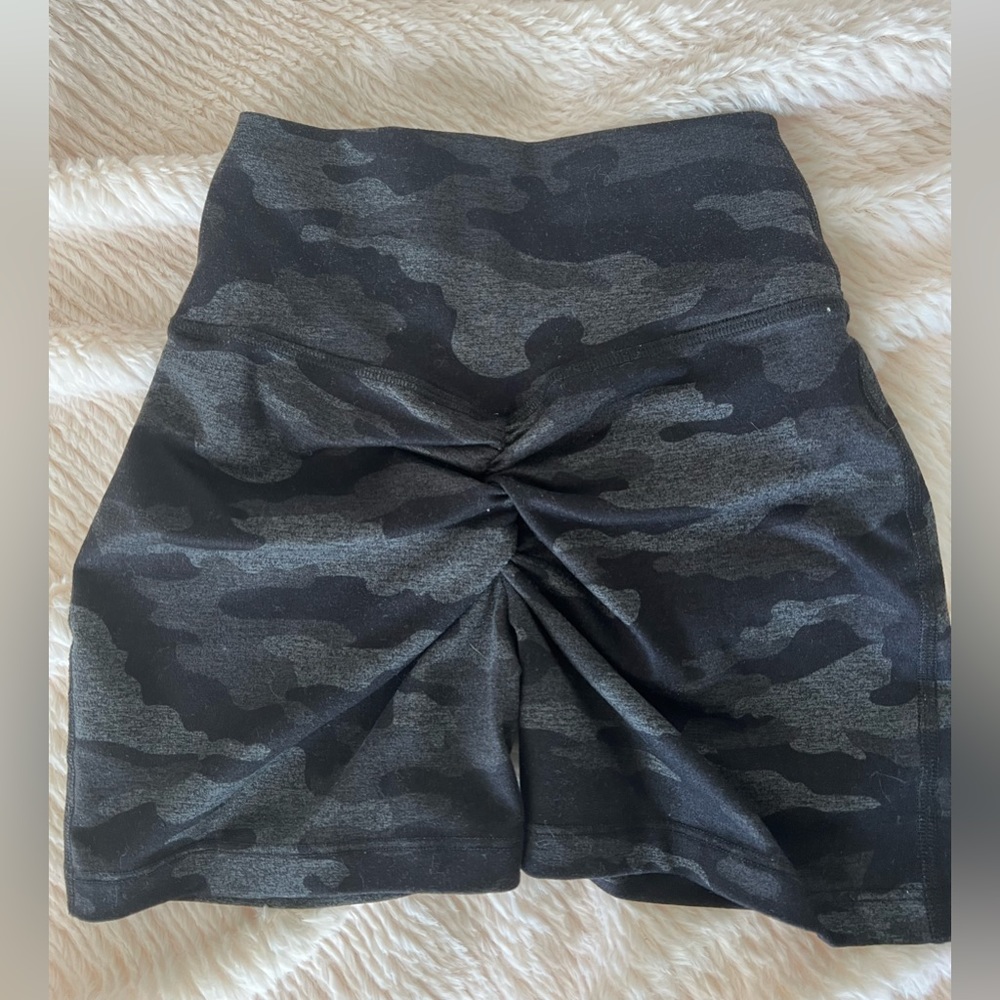 Bombshell scrunch butt shorts XS